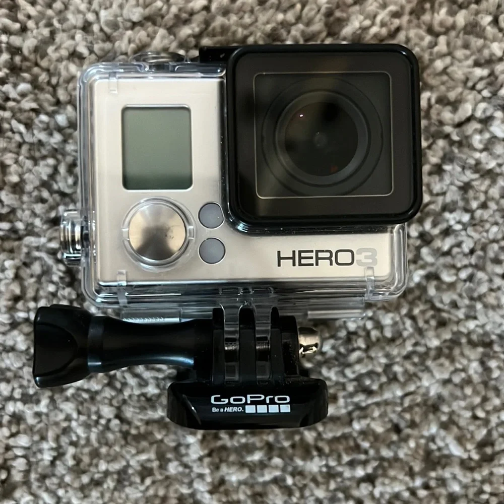 go pro hero 3 hardly ever used in good shape